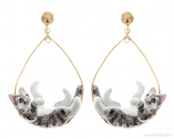 画像1: NACH Grey Cat Playing フープピアス (1)