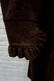 画像6: DECO depuis 1985 (デコ ドゥピュイイチキューハチゴー) assymetry frill coat brown (6)