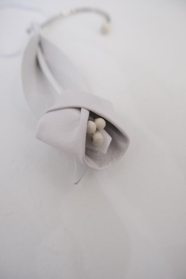 画像2: DECO depuis 1985 TULIP EARCUFF WHITE (2)