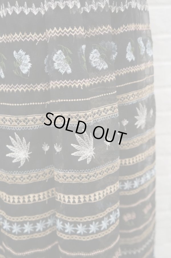 画像3: LOKITHO BORDER FLOWER  SKIRT beige (3)