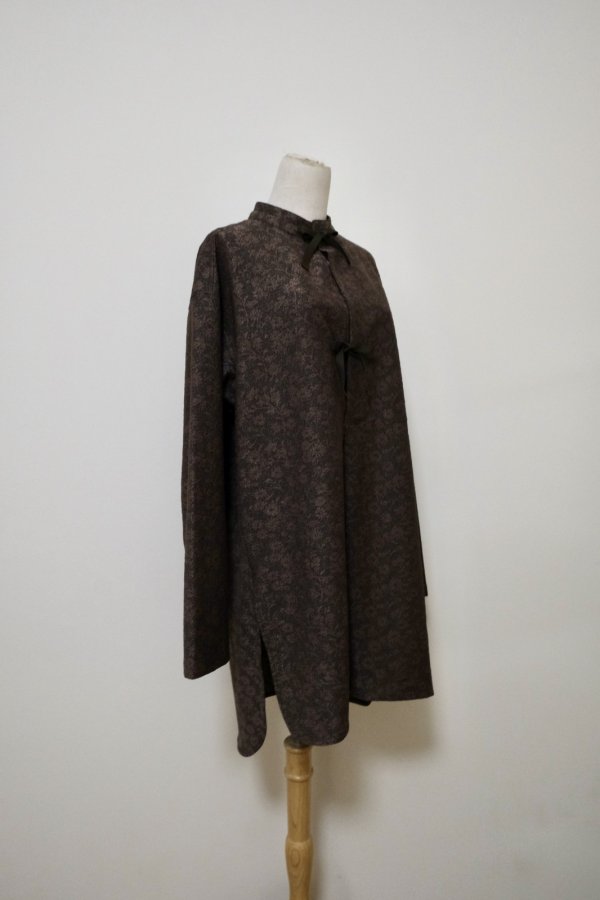 画像2: MERELY MADE( メアリーメイド)FLOWER JACQUARD LACE LONG SHIRTS / Burning Brown (2)
