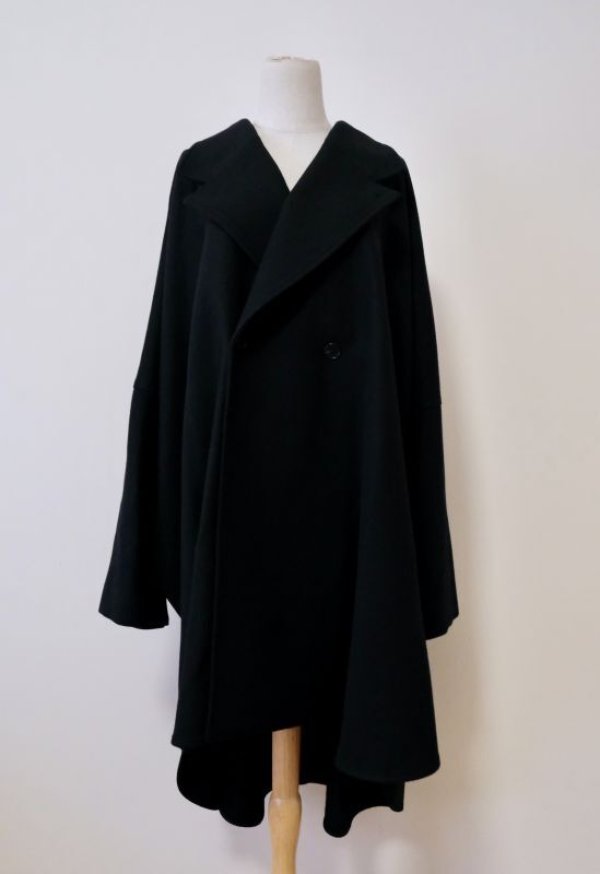 【即完売品】sov. AKKOさんコラボ ポンチョコート 前開き ジッパー JUHA (ユハ)OVERSIZED PONCHO COAT black - The Galaxy Harmony!!!!