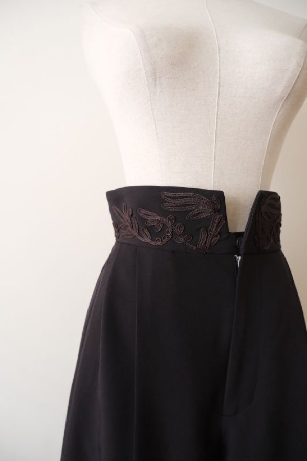 画像5: LOKITHO (ロキト）CORDEMB PEPLUMPANTS black (5)