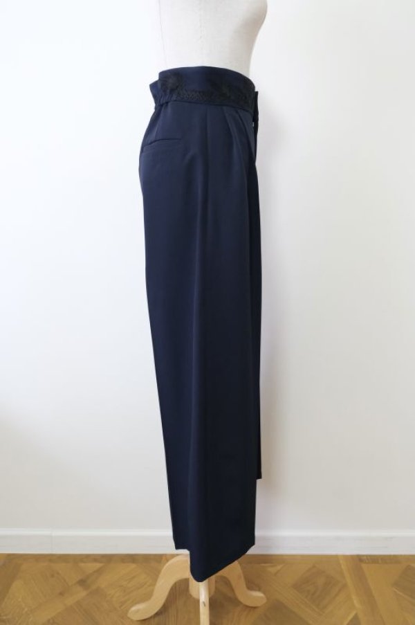 画像2: LOKITHO (ロキト)CORDEMB PEPLUMPANTS NAVY (2)