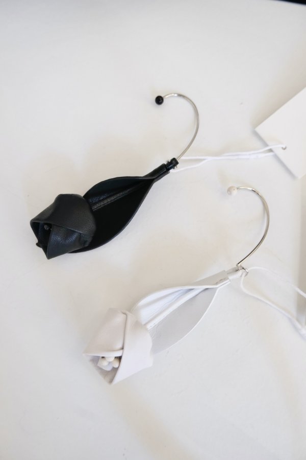 画像1: DECO depuis 1985 TULIP EARCUFF WHITE (1)