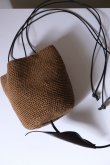 画像2: uca crocheted tulip Bag medium amber (2)