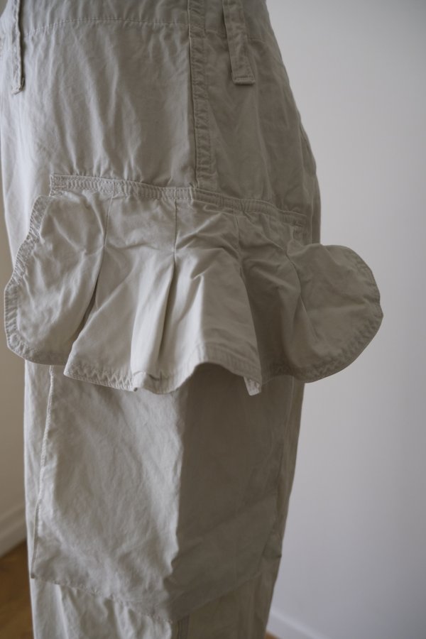 画像4: GO TO HOLLYWOOD Ruffled Flap Pocket Weather Cloth Pants off white (4)
