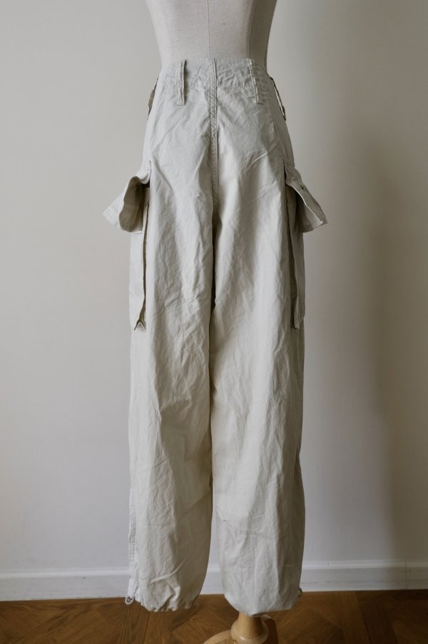 画像3: GO TO HOLLYWOOD Ruffled Flap Pocket Weather Cloth Pants off white (3)