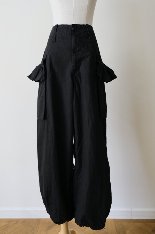 画像1: GO TO HOLLYWOOD Ruffled Flap Pocket Weather Cloth Pants black (1)