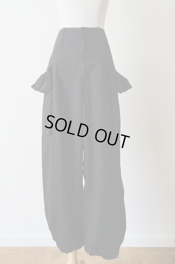 画像1: GO TO HOLLYWOOD Ruffled Flap Pocket Weather Cloth Pants black (1)
