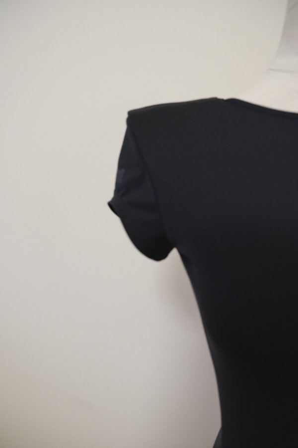 画像4: YUUNA ICHIKAWA  Shoulder pad mini sleeve tops (4)