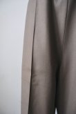 画像2: MERELY MADE MERELY WOOLEN PINTUCK SLACKS / MOCHA BROWN　 (2)