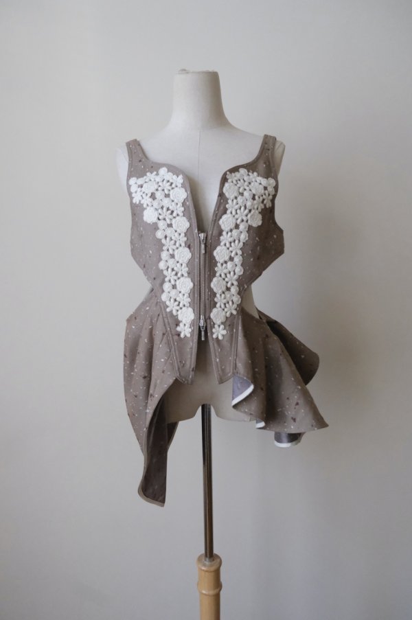 画像1: AOIWANAKA  Stardust Jacquard Asymmetric Vest (1)