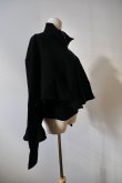 画像2: naokitomizuka (ナオキトミヅカ) WILD THINGS Half zip ruffled sweat shirt　black (2)