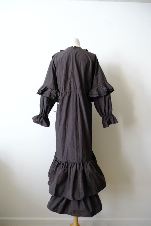画像3: naokitomizuka (ナオキトミヅカ) Nylon ruffled dress brown (3)
