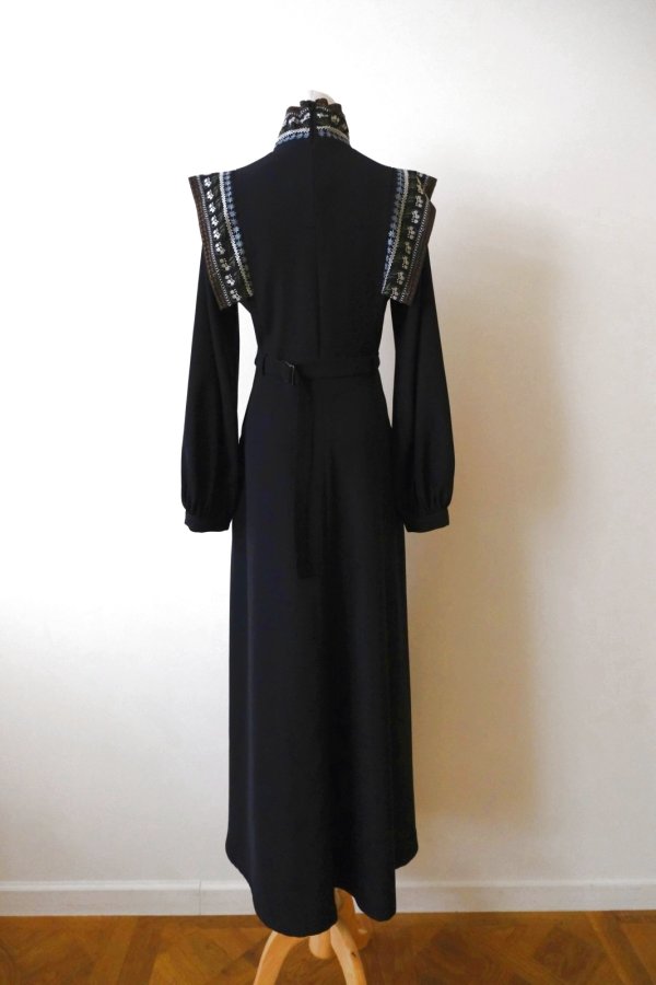 画像2: LOKITHO (ロキト）narrow emb switch dress (2)