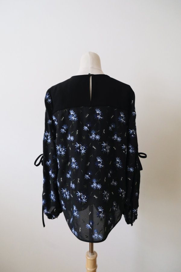 画像3: LOKITHO (ロキト）FLOWER EMB. RIBBON TOP　blue (3)