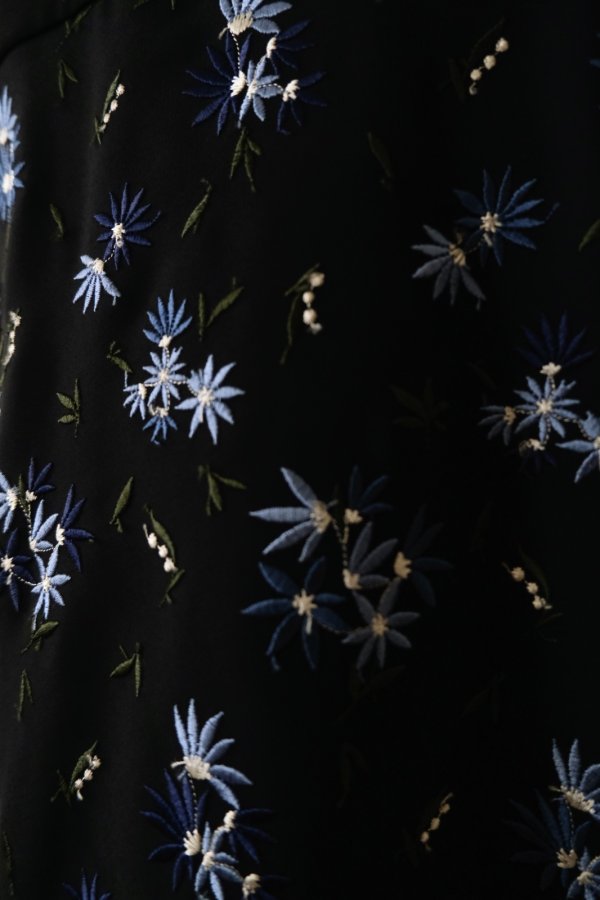 画像4: LOKITHO (ロキト）FLOWER EMB. RIBBON TOP　blue (4)