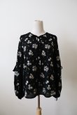 画像1: LOKITHO (ロキト）FLOWER EMB. RIBBON TOP　white (1)
