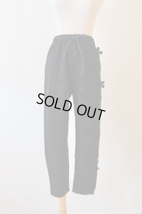 画像1: besidedrama Flower Lace Relax Pants black (1)