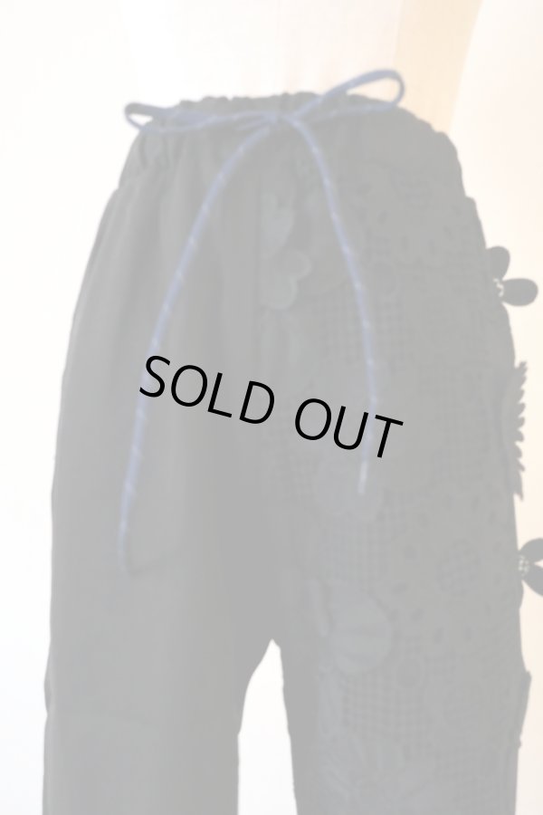 画像3: besidedrama Flower Lace Relax Pants black (3)