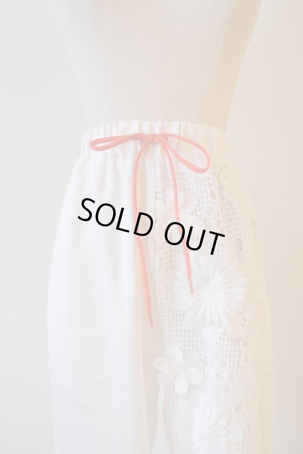 画像3: besidedrama Flower Lace Relax Pants WHITE (3)