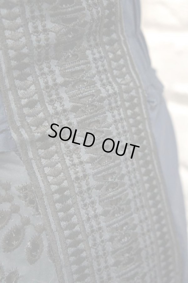 画像6: LOKITHO  (ロキト）刺繍ペンシルスカート　navy (6)