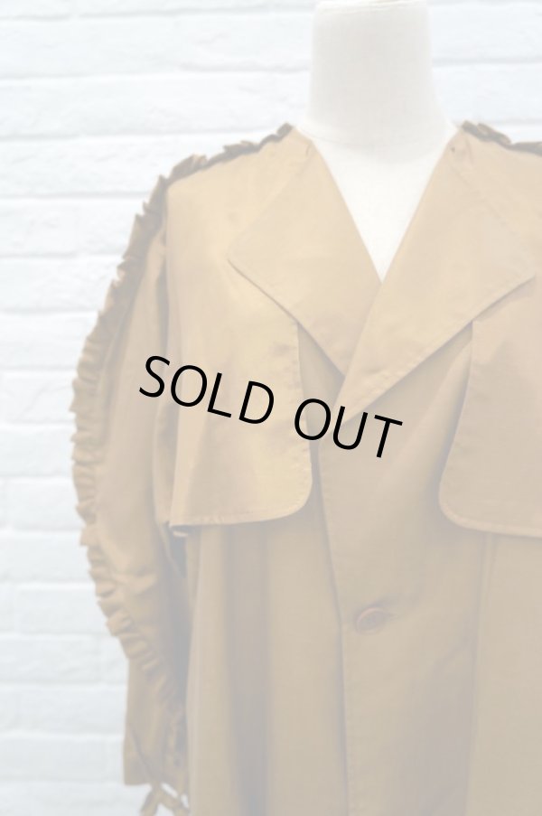 画像5: DECO depuis 1985 (デコ ドゥピュイイチキューハチゴー)  shoulder frill  coat camel (5)