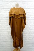 画像1: DECO depuis 1985 (デコ ドゥピュイイチキューハチゴー)   big collar onepiece camel (1)