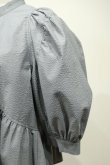 画像5: naokitomizuka (ナオキトミヅカ) puff sleeve blouse  grey (5)