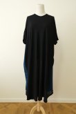 画像1: bedsidedrama Peacock Dress tee black 2size (1)