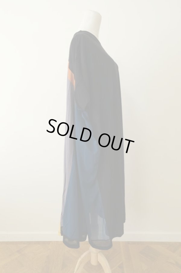 画像2: bedsidedrama Peacock Dress tee black 2size (2)