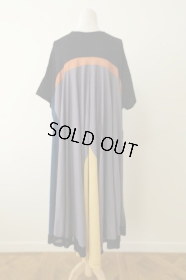 画像5: bedsidedrama Peacock Dress tee black 2size (5)